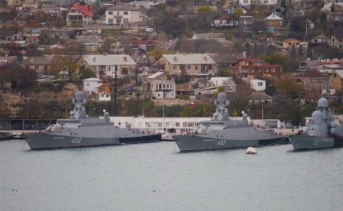 Черноморский флот РФ пополнили корабли с "Калибрами"