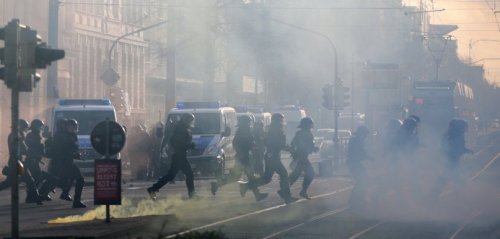 Беспорядки в Лейпциге: Полиция применила против демонстрантов слезоточивый газ