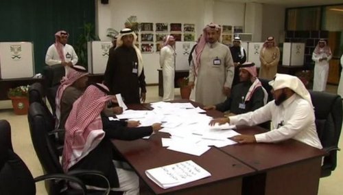 Впервые в истории Саудовской Аравии депутатом избрана женщина