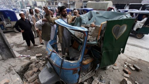 Взрыв на рынке в Пакистане: 15 погибших, более 47 раненых