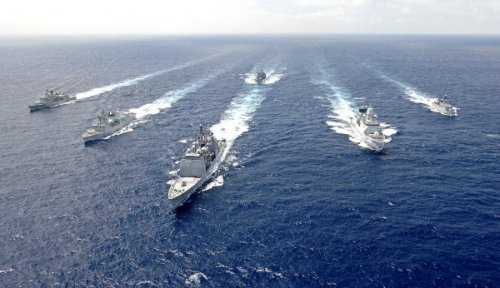 НАТО отправит в Турцию военную технику, в том числе корабли и самолеты 