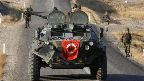 Турецкие военные постепенно выходят из лагеря в Ираке