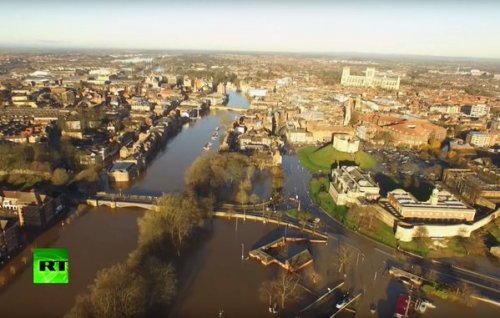 На северо-западе Великобритании идёт масштабная эвакуация из-за наводнения