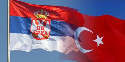 Давутоглу призвал президента Сербии помочь наладить отношения с Россией