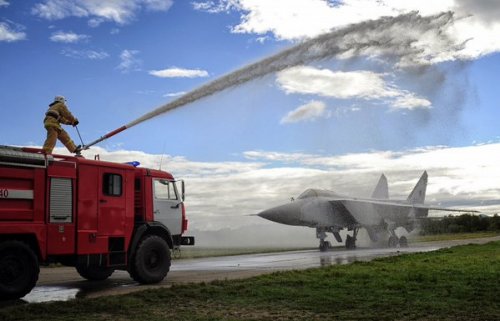 Более 160 единиц пожарной техники получит российская армия в 2016 году 