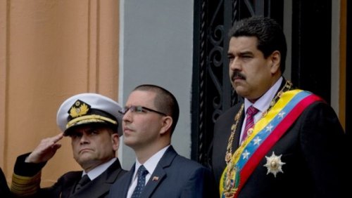 Армия Венесуэлы выразила "безусловную" поддержку президенту Мадуро