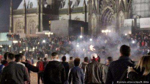 Полиция признала: в новогодних атаках на женщин в Европе участвовали мигранты