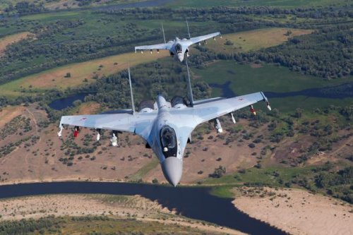 Минобороны заплатит за 50 новых истребителей Су-35 более 60 млрд рублей