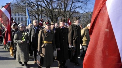 Почему ЕС прощает Латвии неонацизм?