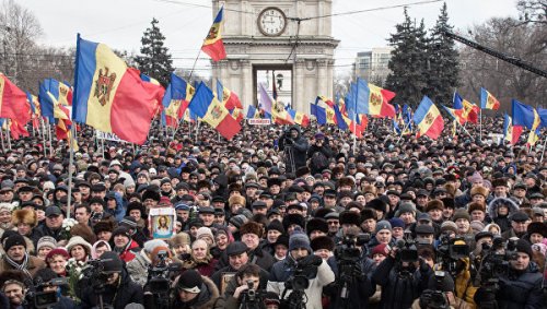Полиция заявила об 11 тысячах митингующих в центре Кишинева