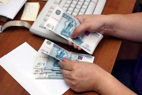 Реальная зарплата россиян в 2015 году снизилась на 9,5%