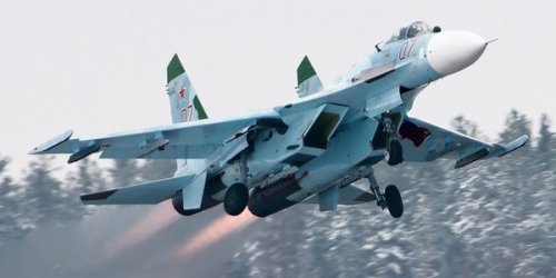 Российский Су-27 перехватил самолет-разведчик США у границ России