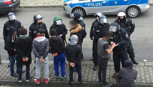 В Германии в здание центра размещения беженцев бросили гранату