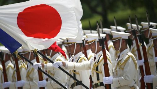 Министр обороны Японии отдал приказ сбить ракету КНДР в случае угрозы