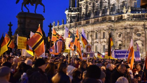 В Дрездене митингуют против миграционной политики Меркель
