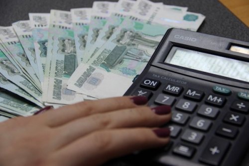 Минтруд: реальные заработные платы в России за 2015 год снизились на 9,5%