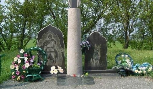 Памятник 150 пограничным псам, которые «порвали» целый полк фашистов в рукопашном бою
