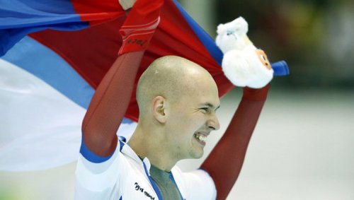Конькобежец Павел Кулижников победил на пятисотке