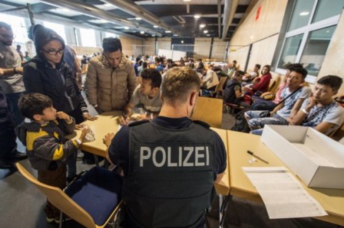 Беженцы — это навсегда: Германию готовят к тому, что мигранты домой не вернутся