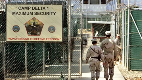 Сенатор США выбросил в мусор план Обамы по Гуантанамо