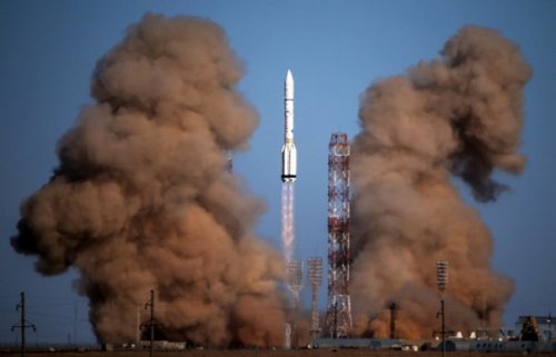 Роскосмос не исключил запусков спутников ГЛОНАСС ракетой "Протон"