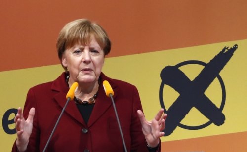 Меркель: мигранты обязаны уважать немецких женщин