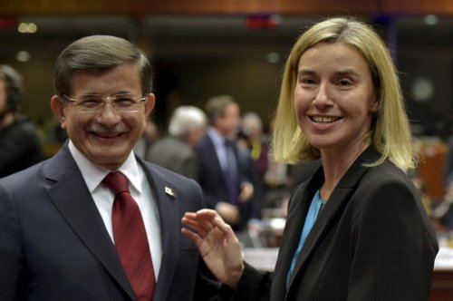 ЕС и Турция намерены проводить гуманитарные операции в Сирии