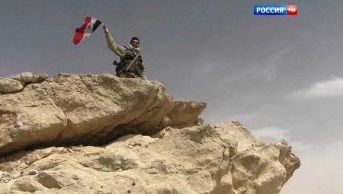 Сирийская армия и силы самообороны штурмуют цитадель Пальмиры