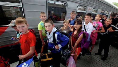 Медведев подпишет указ о льготах на проезд детей к местам отдыха
