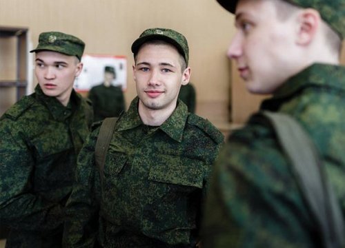 Россияне массово перестали «косить» от армии