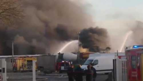 Во Франции на складе опасных грузов прогремели два взрыва