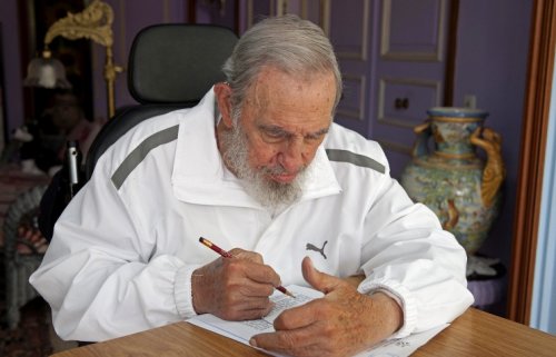 Фидель Кастро появился на публике на церемонии чествования героини кубинской революции