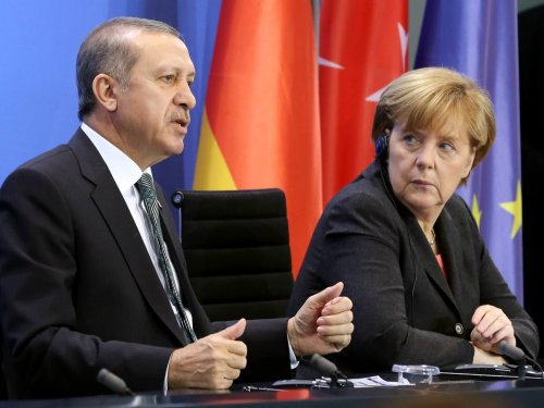 Ангела Меркель бросила турецкому президенту спасательный круг, который может утащить на дно саму бундесканцлерин 