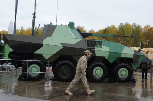Через год Россия вооружится новой БМП "Атом"