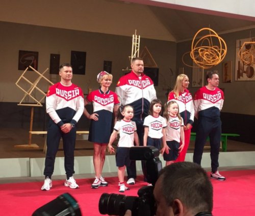 В Третьяковке презентовали форму сборной России для Олимпийских игр — 2016