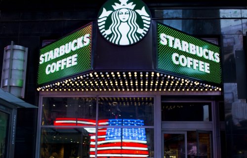 В США женщина подала иск против Starbucks на $5 млн за слишком разбавленные напитки