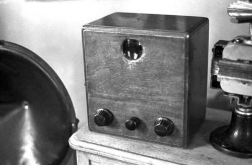 10 мая 1932 года в СССР начался выпуск первых телевизоров 