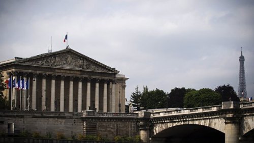 Нацсобрание Франции проголосует по вотуму недоверия правительству Вальса