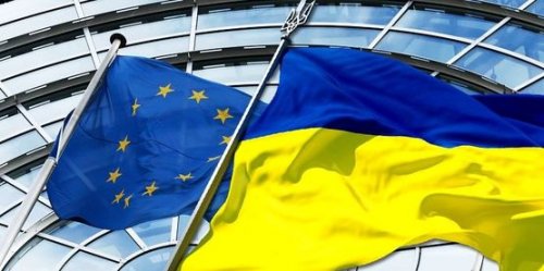 Еврокомиссар напомнил украинцам, что отмена виз не дает права на работу в ЕС