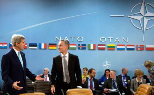 НАТО пытается прогнуть Россию?