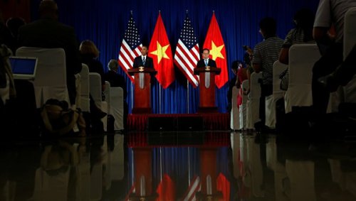 США отменили эмбарго на поставки летального оружия Вьетнаму