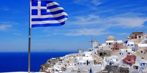 Турпоток из России в Грецию вырос в марте более чем на 500%