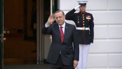 Эрдоган уехал из США, потому что ему не дали накрыть гроб Мохаммеда Али покрывалом