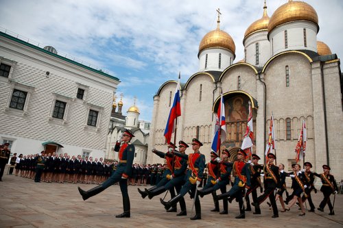 Армия России сильна традициями: выпуск воспитанников московских военных училищ в Кремле