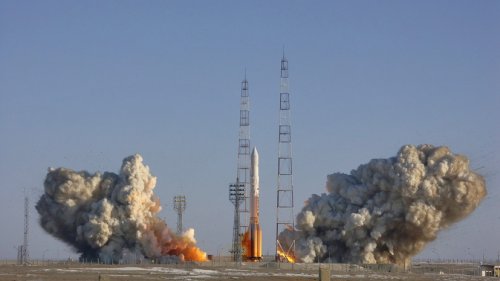 Туда и обратно: «Роскосмос» намерен создать возвращаемую первую ступень ракеты