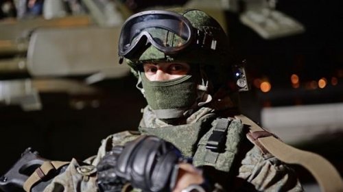 В России взялись за разработку третьего поколения экипировки "солдата будущего"