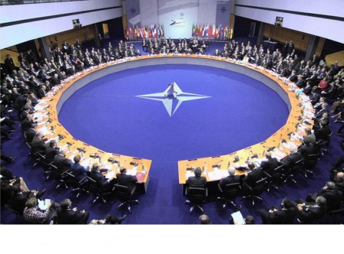 Россия разделила страны НАТО на два лагеря