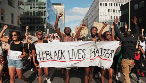 Протесты в США: демонстрация в защиту прав темнокожих закончилась беспорядками
