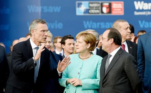 НАТО впадает в горячку: Куда заведет альянс противостояние с Москвой?