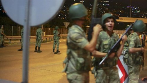 Греческая армия приведена в боевую готовность после госпереворота в Турции
